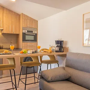 https://feelathome-atarazanas-apartments.hotelsinnerja.org